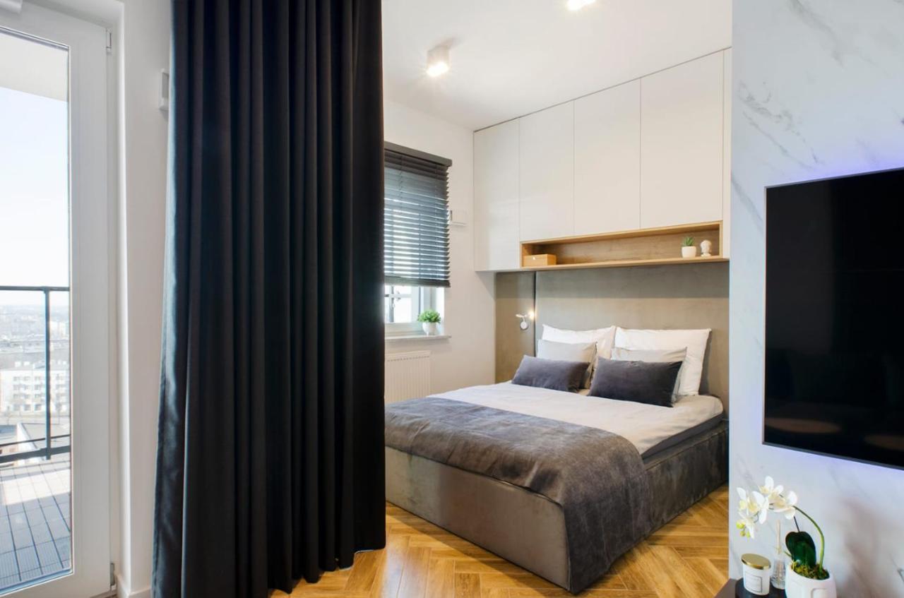 Penthouse Neopolis Centrum Parking Dostęp Na Kod Widok Na Zachód Słońca Apartament *